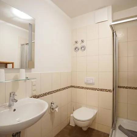 Residenz Hohe Lith Nr 33 *